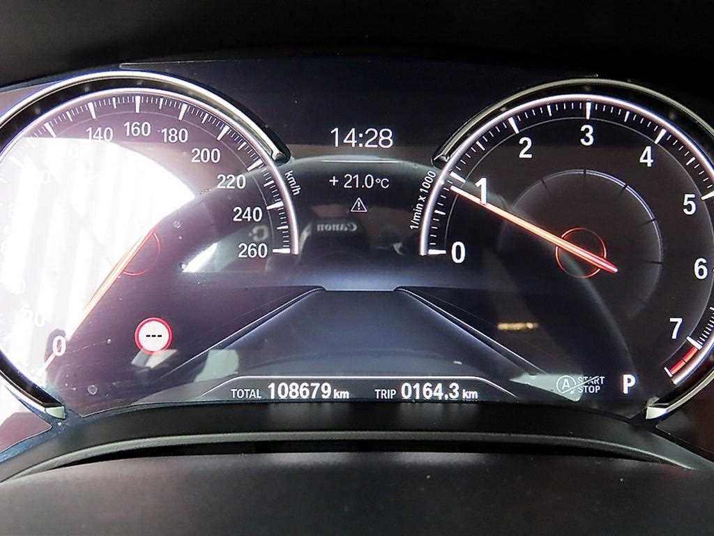 BMW 5-Series — photo 09