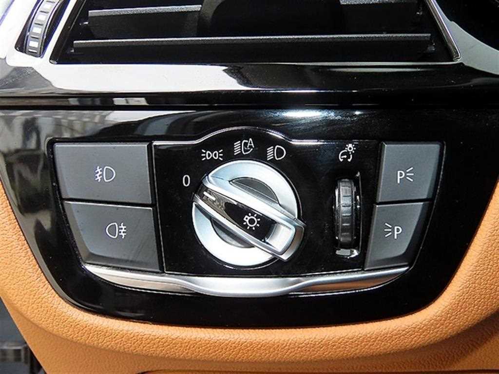 BMW 5-Series — photo 13