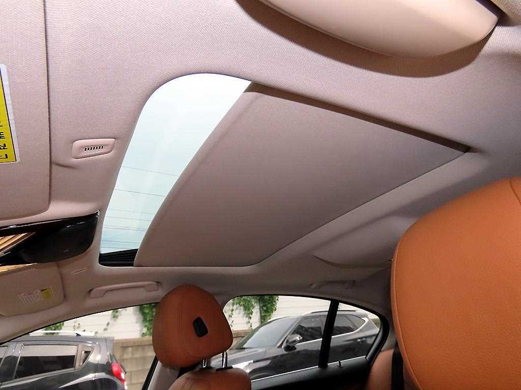 BMW 5-Series — photo 17