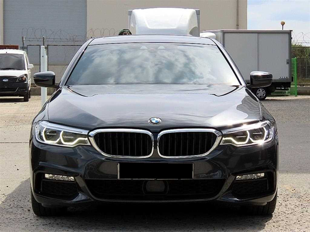 BMW 5-Series — photo 01