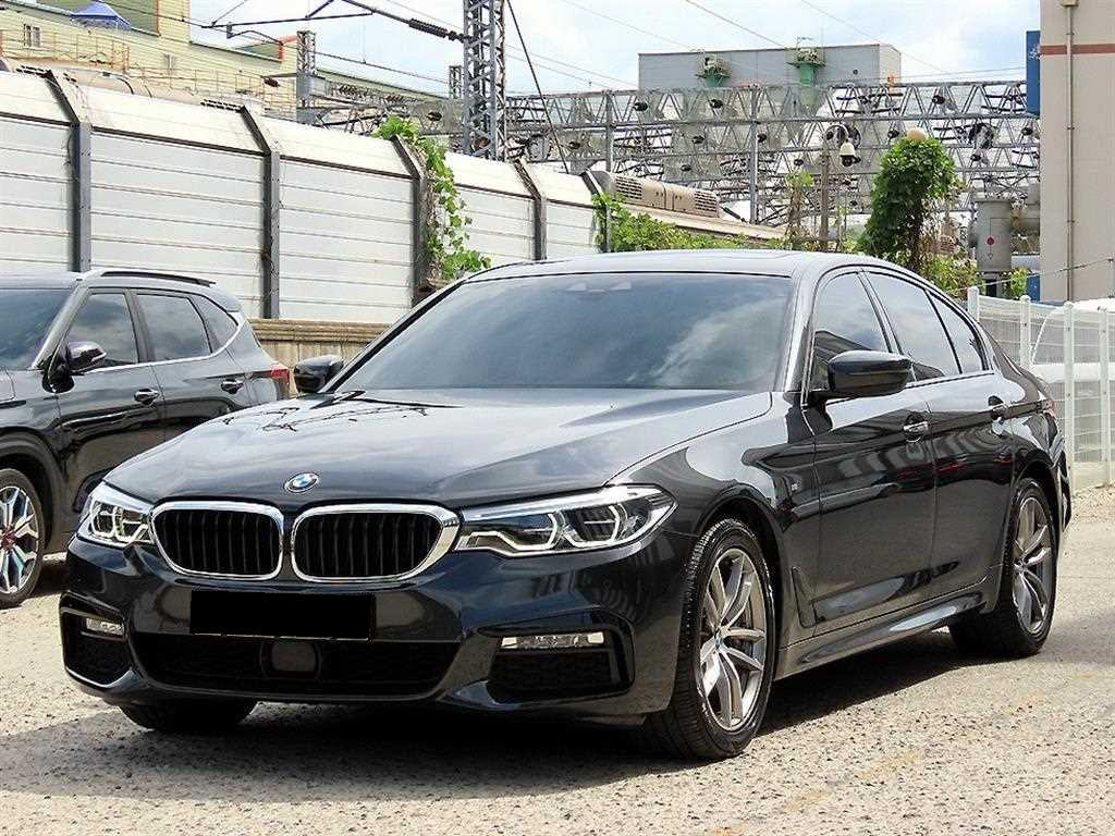 BMW 5-Series — photo 02