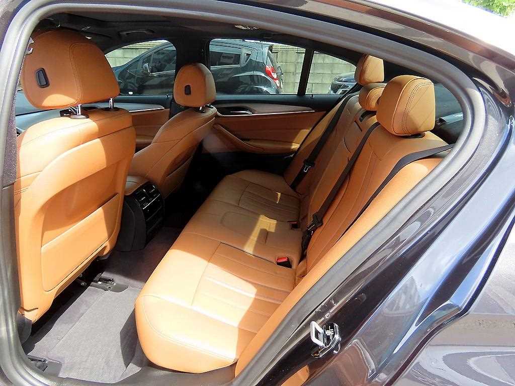 BMW 5-Series — photo 06