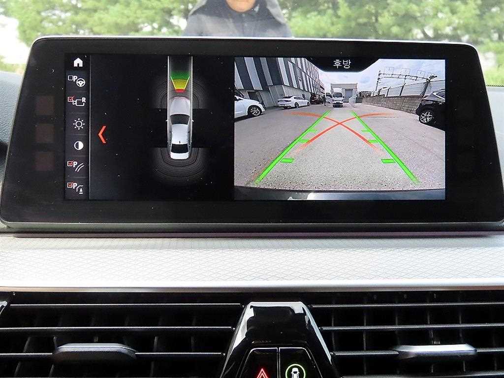 BMW 5-Series — photo 14