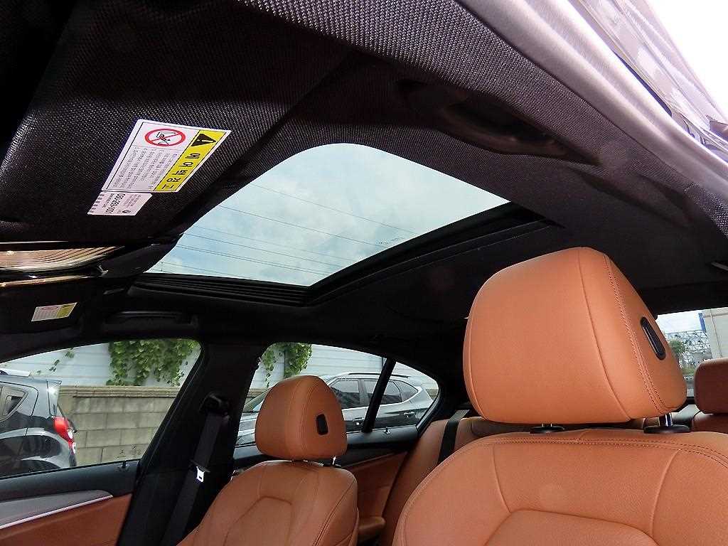 BMW 5-Series — photo 18