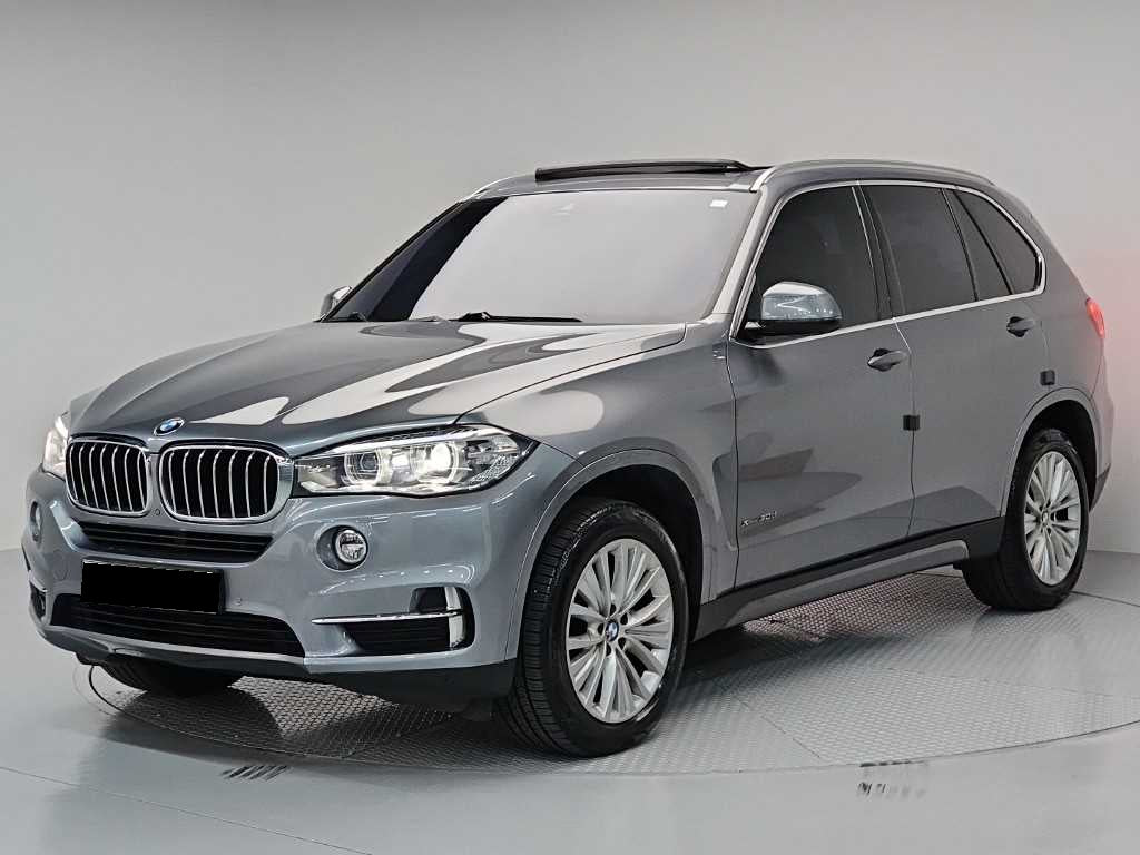 BMW X5 — photo 01