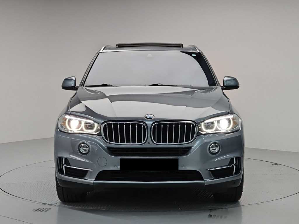 BMW X5 — photo 02