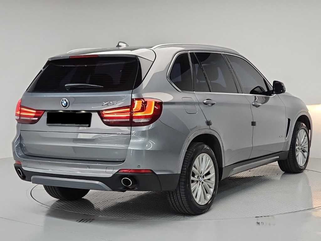 BMW X5 — photo 04