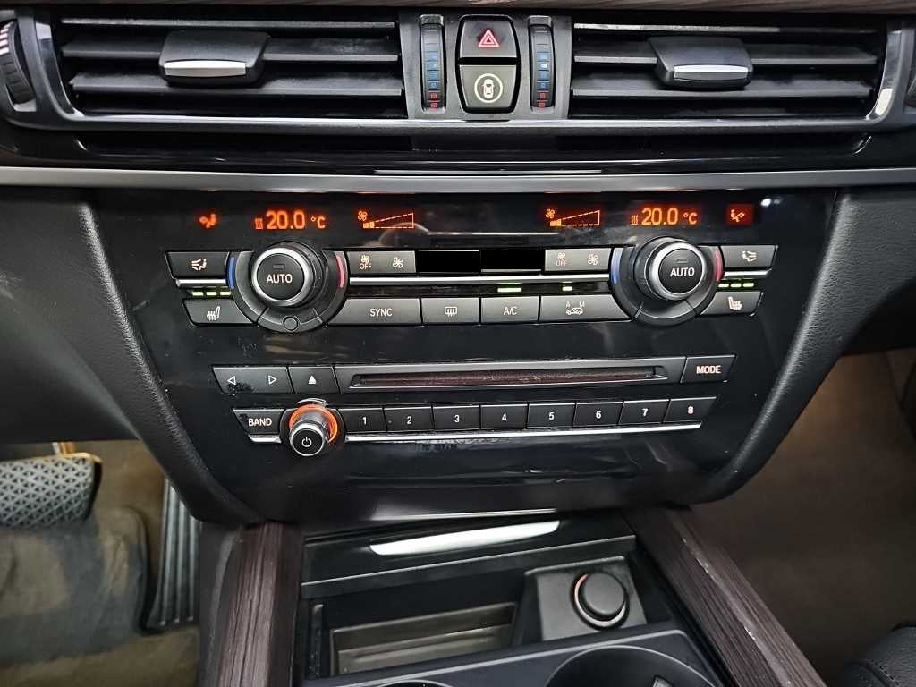 BMW X5 — photo 10