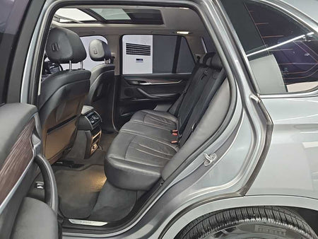 BMW X5 — photo 12