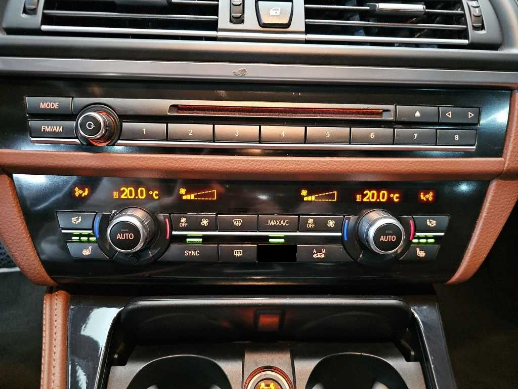 BMW 5-Series — photo 10