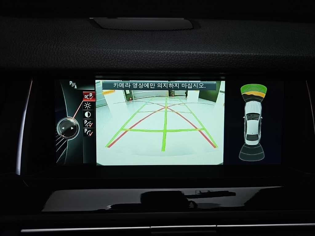BMW 5-Series — photo 16