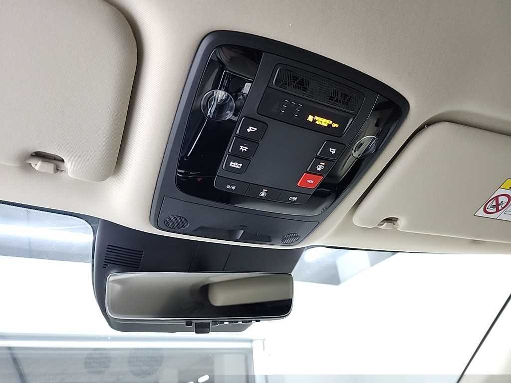 Kia Carnival — photo 18