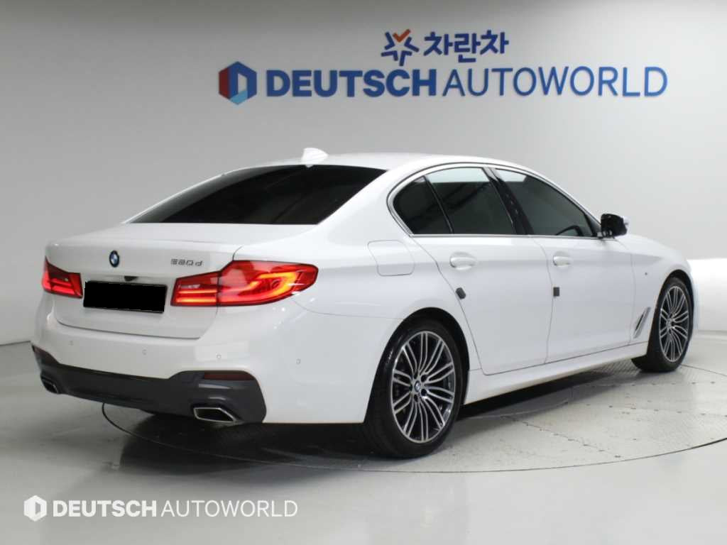 BMW 5-Series — photo 02