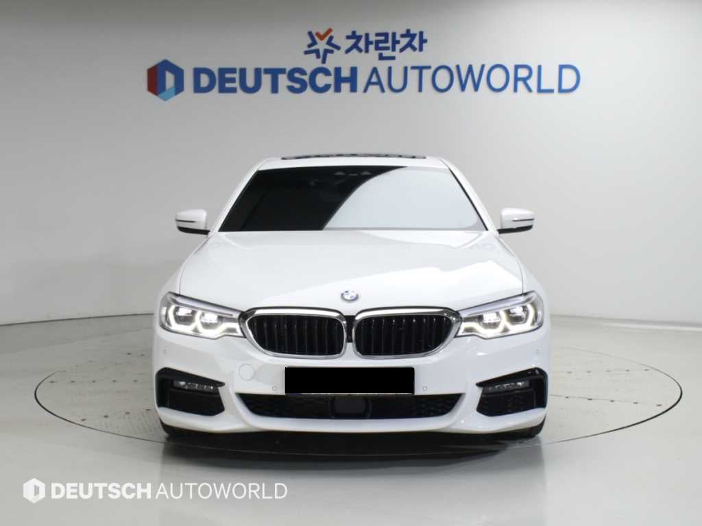 BMW 5-Series — photo 03