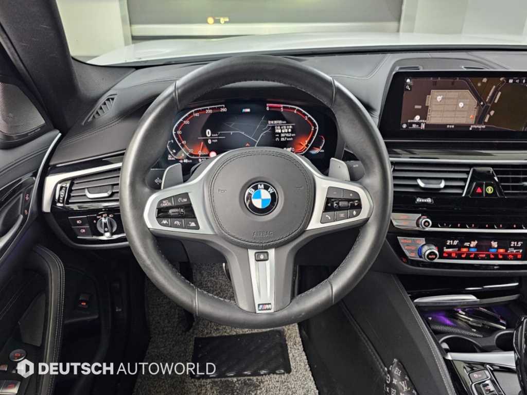 BMW 5-Series — photo 13