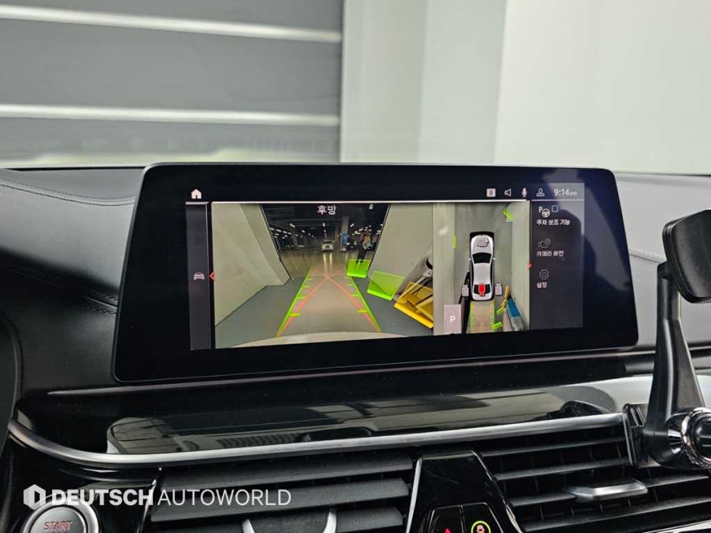 BMW 5-Series — photo 15