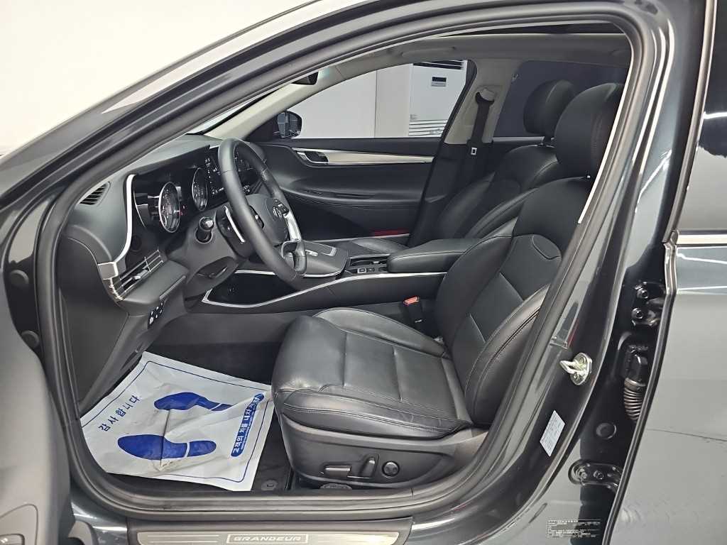 Hyundai Grandeur — photo 11