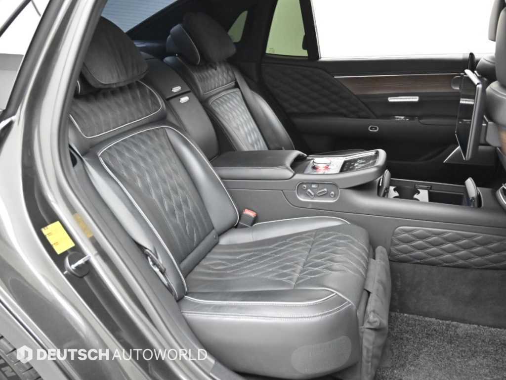 Genesis G90 — photo 12