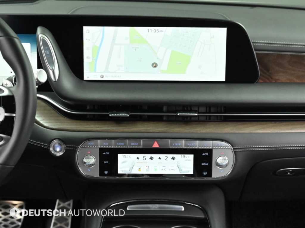 Genesis G90 — photo 14