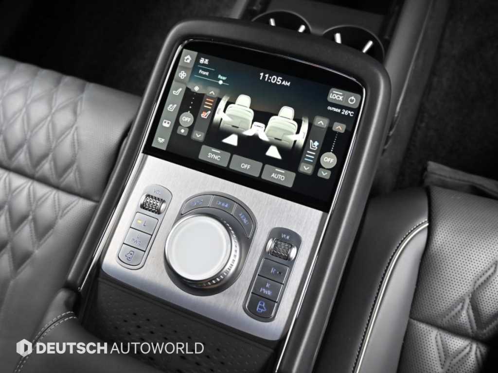 Genesis G90 — photo 16