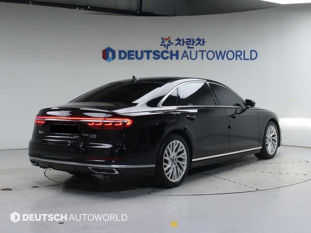 Audi A8 — photo 02