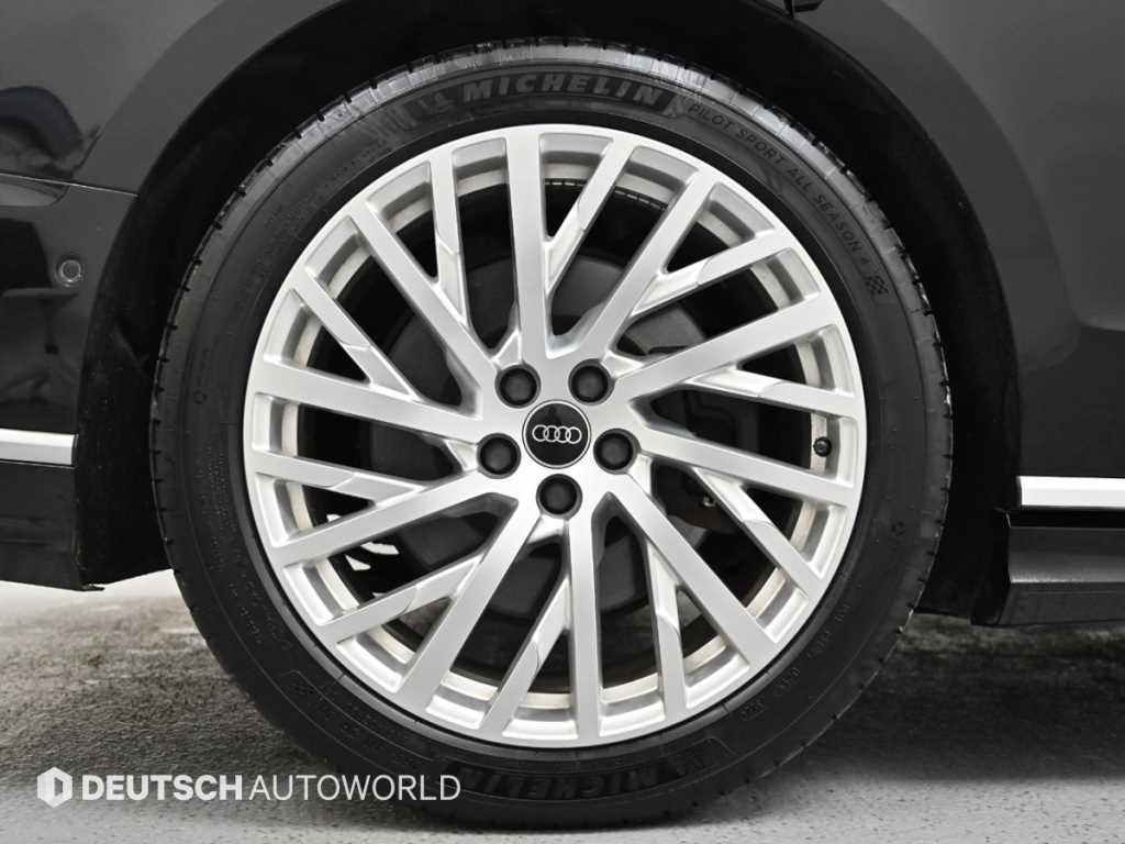 Audi A8 — photo 05