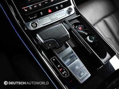 Audi A8 — photo 09