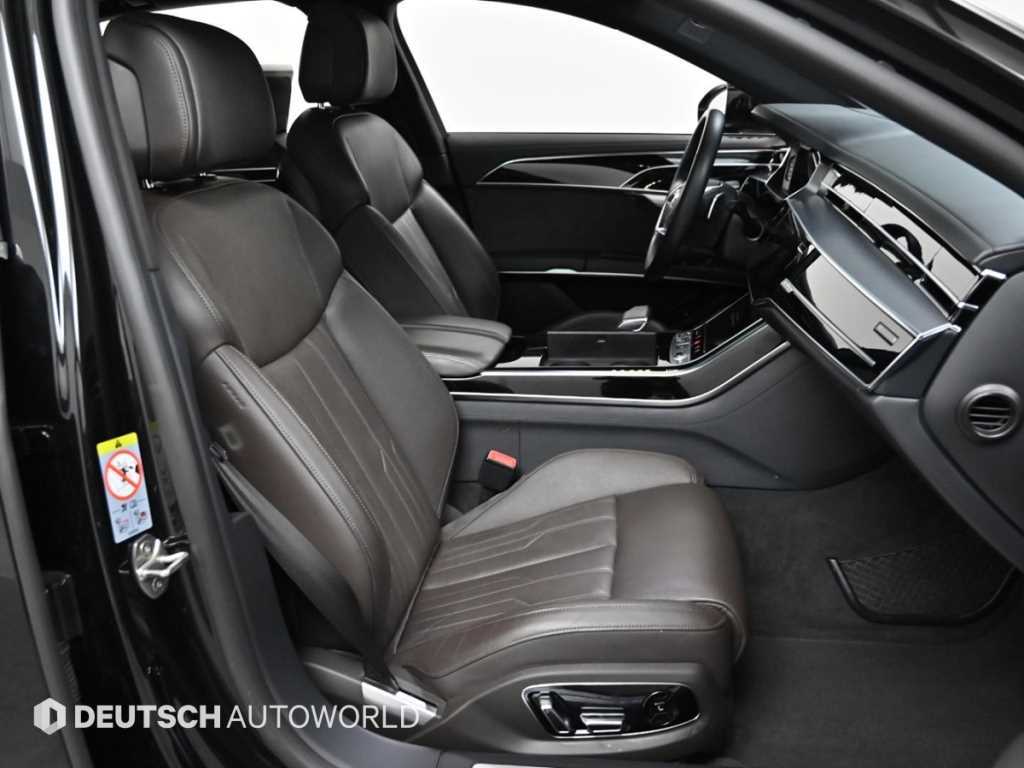 Audi A8 — photo 10