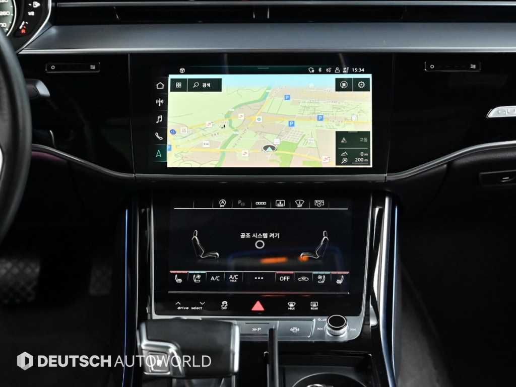 Audi A8 — photo 14