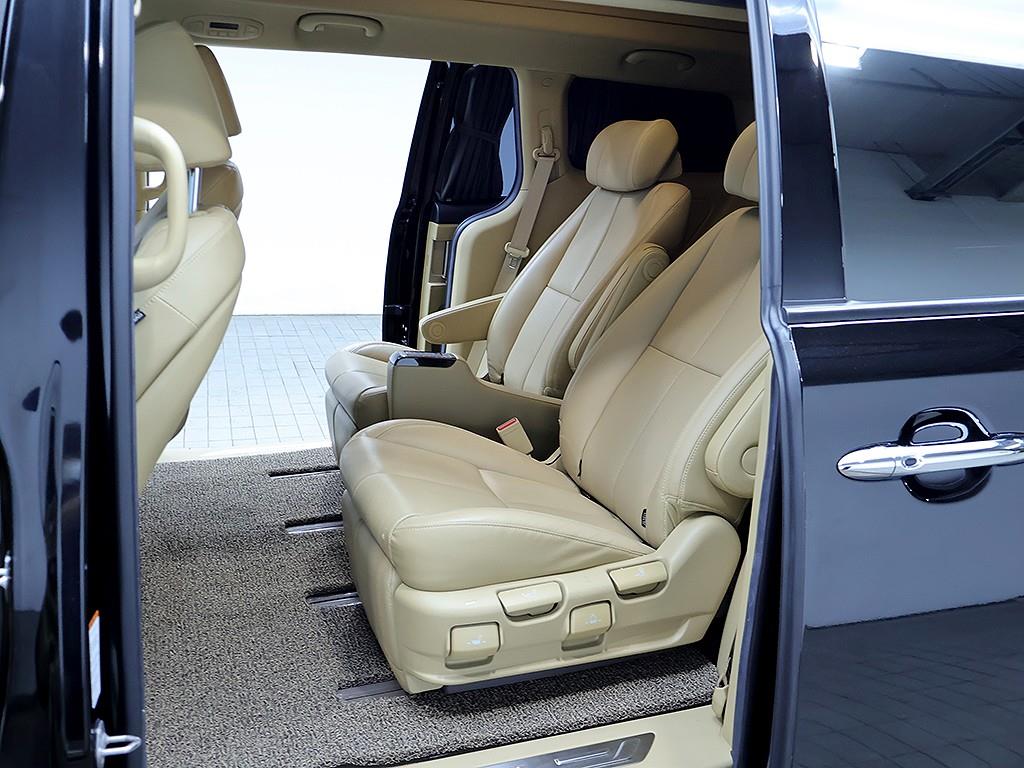 Kia Carnival — photo 12