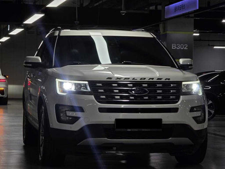 Ford Explorer — photo 03