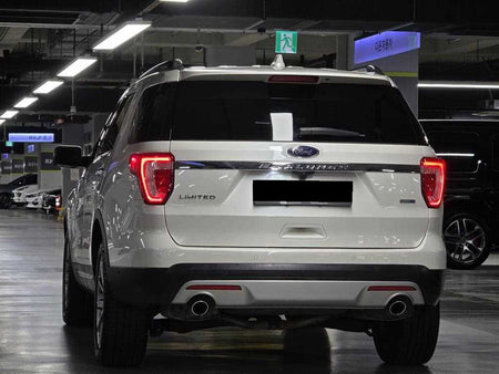Ford Explorer — photo 04