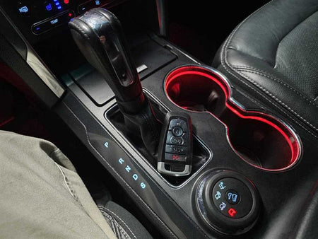 Ford Explorer — photo 10