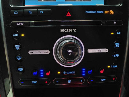 Ford Explorer — photo 16