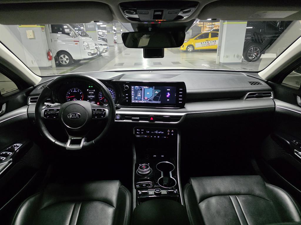 Kia K5 — photo 05