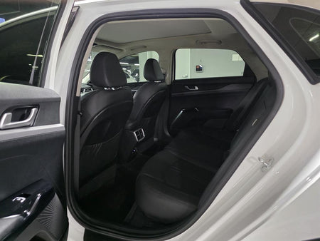 Kia K5 — photo 08