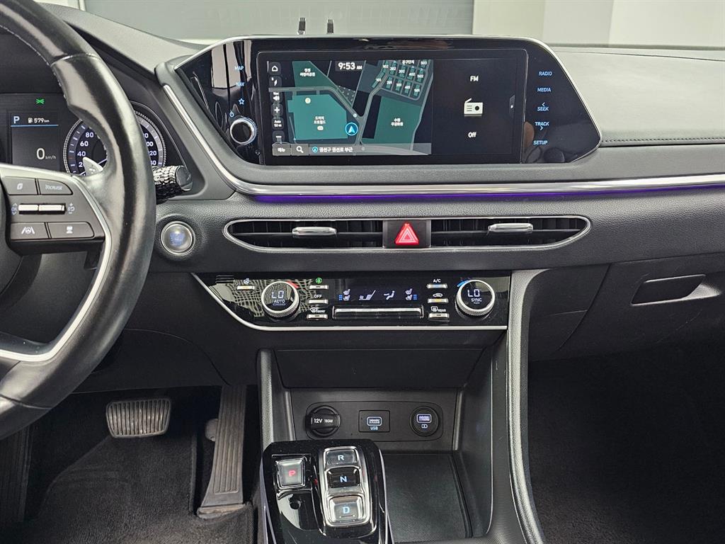 Hyundai Sonata — photo 14