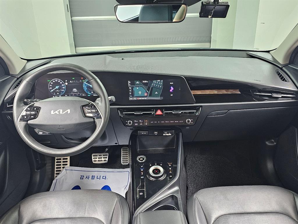 Kia Niro — photo 07