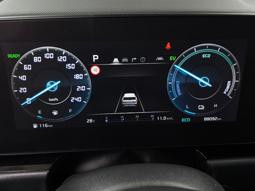 Kia Niro — photo 08