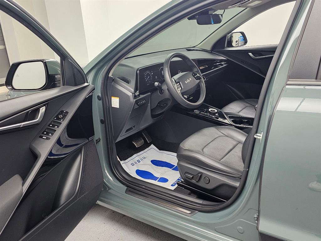 Kia Niro — photo 11