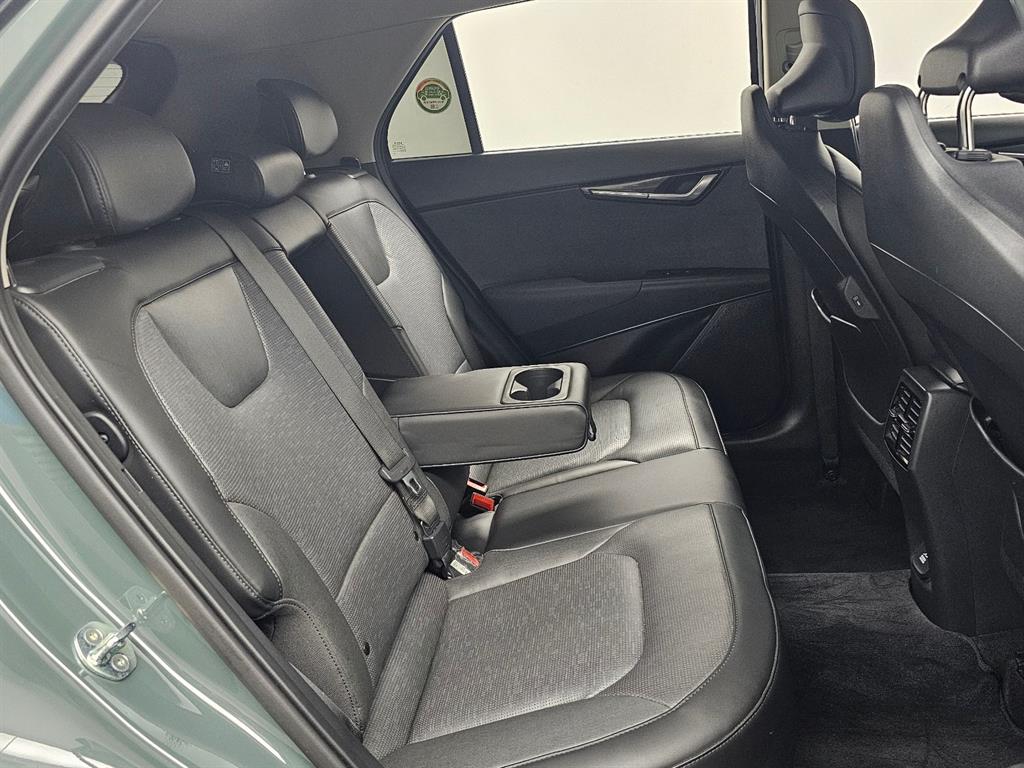 Kia Niro — photo 12