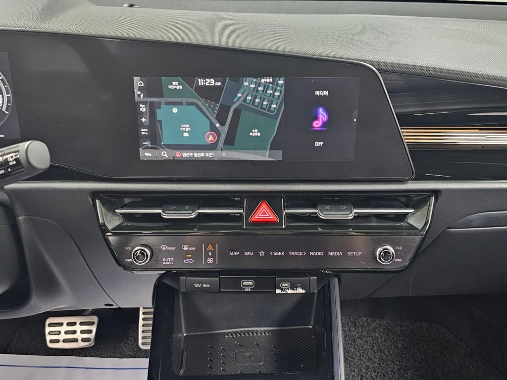 Kia Niro — photo 14