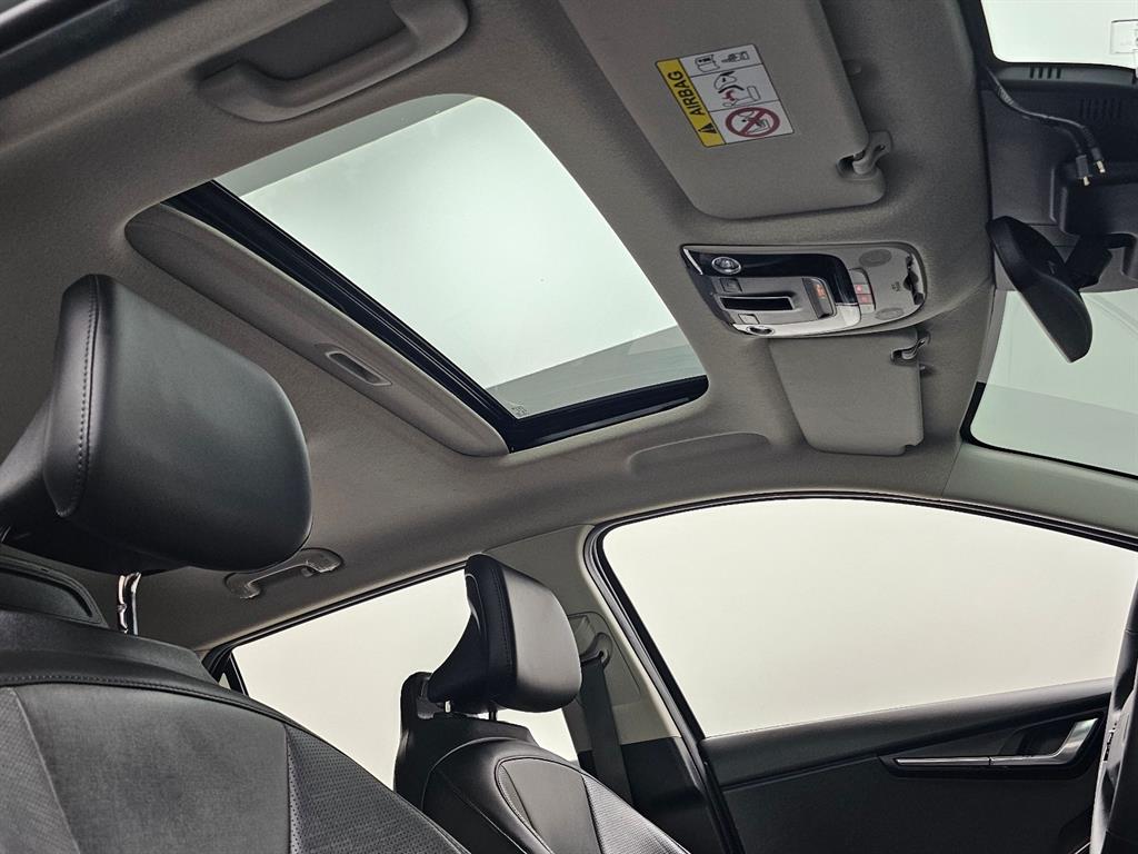 Kia Niro — photo 18