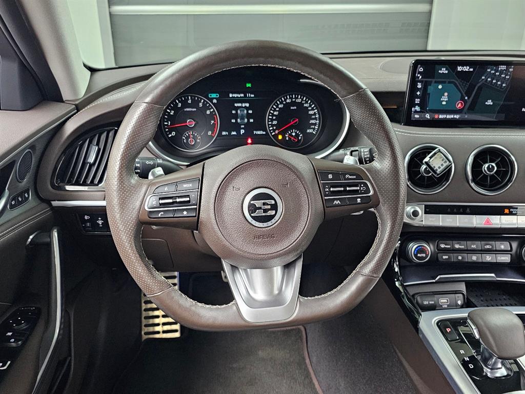 Kia Stinger — photo 13