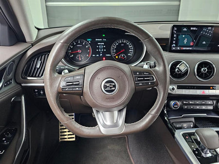 Kia Stinger — photo 13