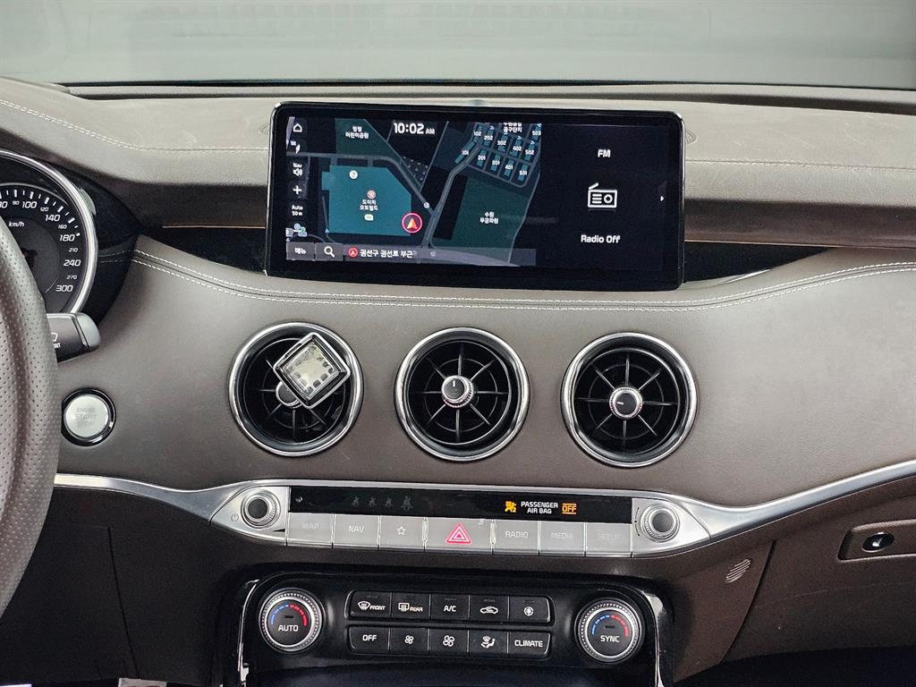 Kia Stinger — photo 14