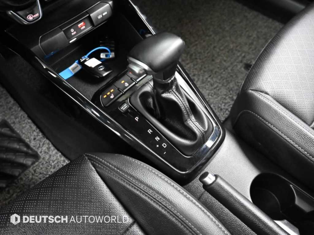 Kia Stonic — photo 09
