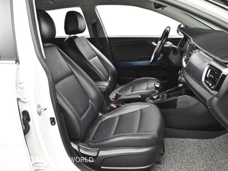 Kia Stonic — photo 10