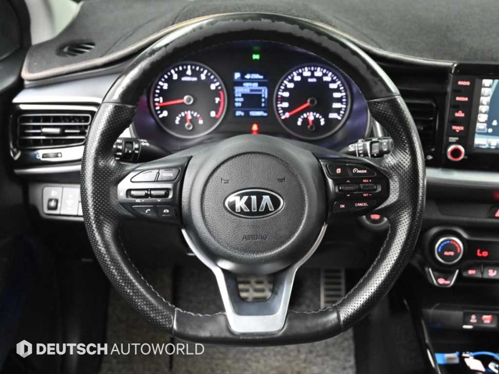 Kia Stonic — photo 13