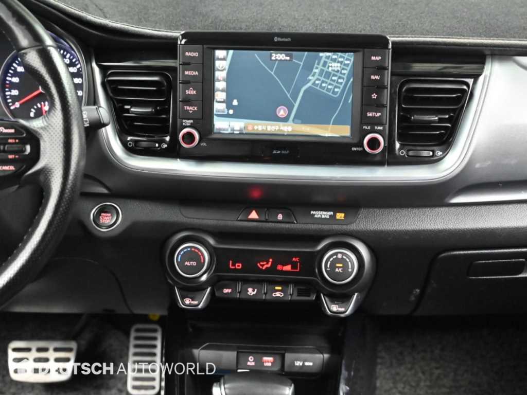 Kia Stonic — photo 14